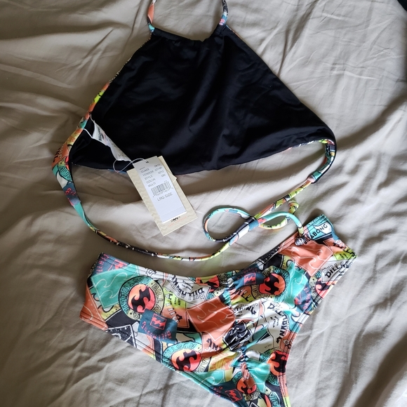 Bikini - Picture 3 of 4